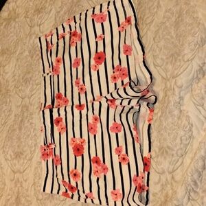 Elle Womans White With Black Stripes & Pink Flowers Shorts, Size: 14